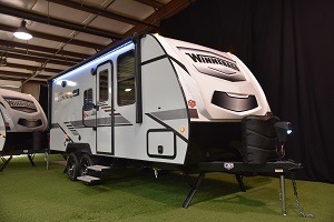A picture of the 2021 Winnebago Micro Minnie travel trailer