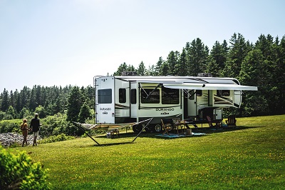 A picture of a KZ RV Durango Gold Lifestyle fifth wheel.