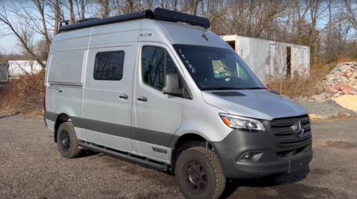 Winnebago 2022 Revel 4x4