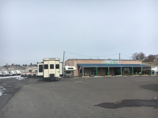 A picture of Crater Lake RV in Klamath Falls, Oregon.