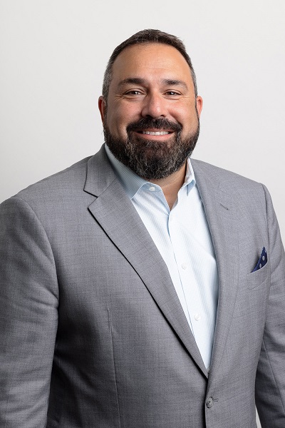 A picture of Apco Holdings Senior Vice President Rob Volatile