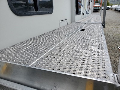 A picture of a Scissor Deck metal platform