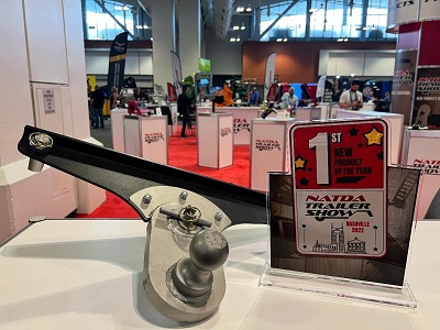 A picture of the Gen-Y Goosepuck Hitch adn NADTA First Prize for Product of the Year 2022
