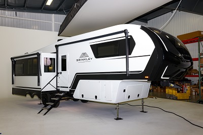 A picture of the exterior of the Brinkley RV Model Z fifth wheel.