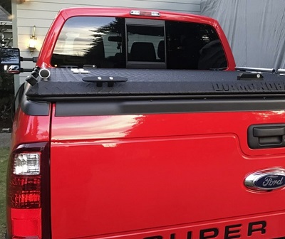 A picture of a Ford Super Duty Truck left rear turn signal