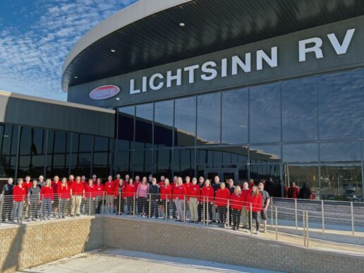 Picture of Lichtsinn RV team in front of Licthsinn RV dealership.