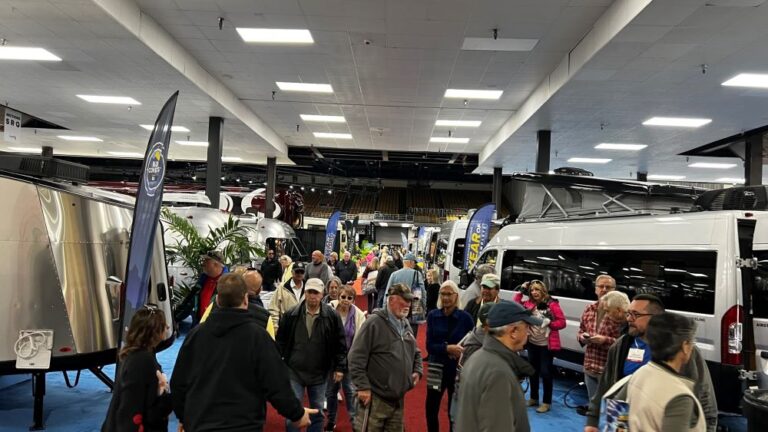 EXCLUSIVE: Motorhomes Line Up for Florida RV SuperShow - RV News