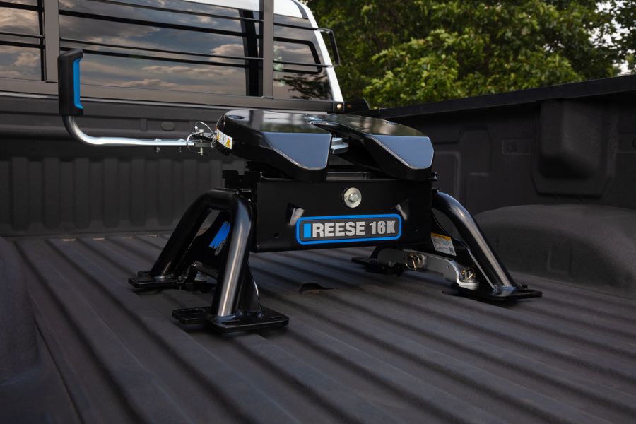 EXCLUSIVE: Reese Develops Universal Fifth Wheel Hitch - RV News