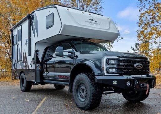 A photo of a Black Edition F-550 featuring a LiquidSpring suspension.