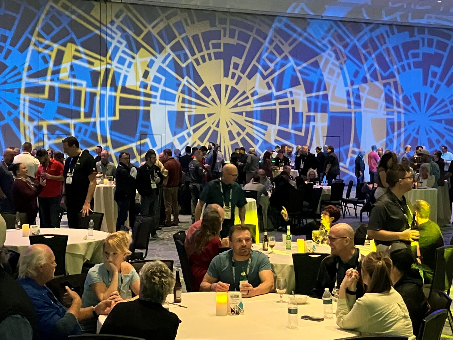 Networking Event Kicks Off Show - RV News